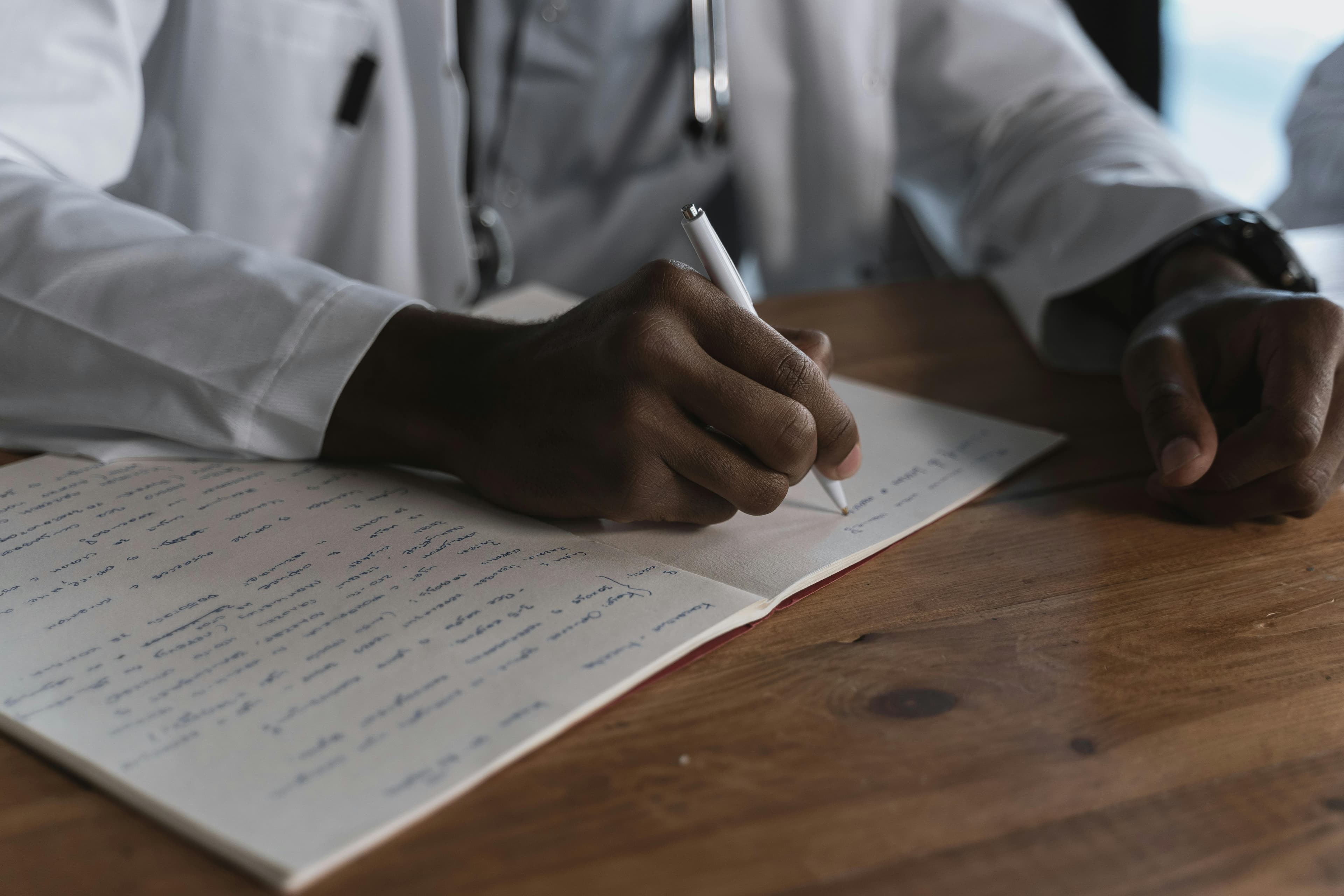 Clinician reviewing clinical notes and documentation templates